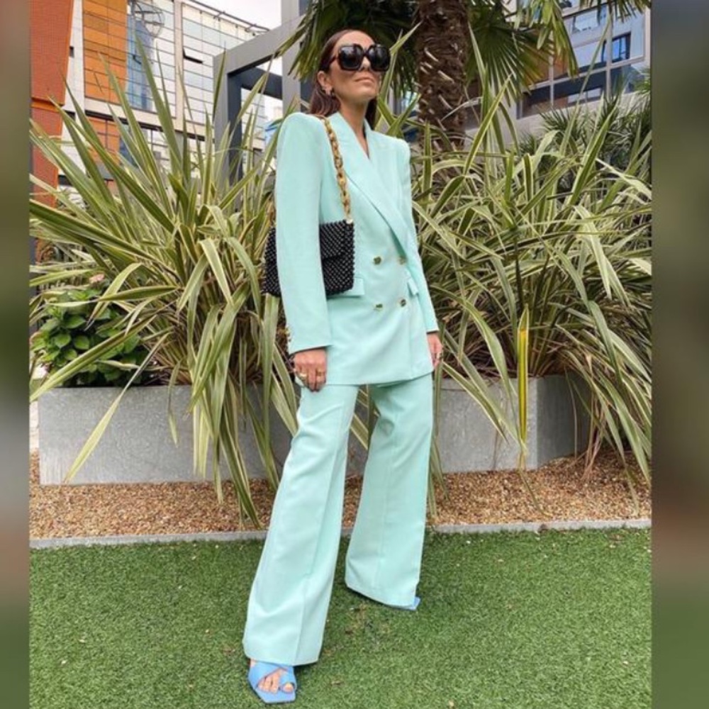 Zara NWT Aqua Blue Womens Suit  Size XS , beautiful color and and awesome fit 💙